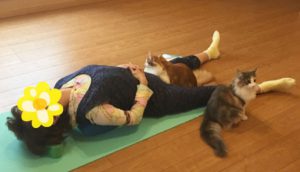 ３MEヨガクラスセッション中