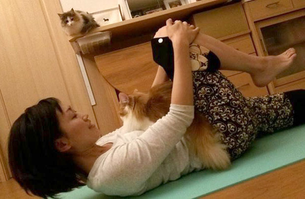 ヨガクラスガス抜きのポーズ