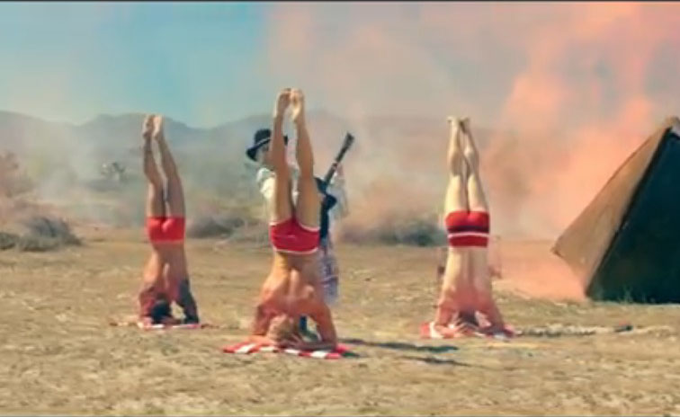 Ex's & Oh's PVよりシルシャーサナ