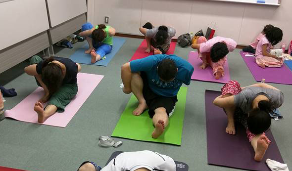 月イチアシュタンガ風景