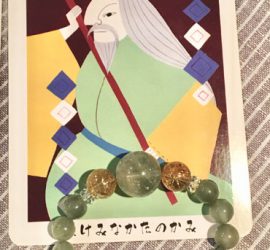 日本の神様カードとパワーストーンブレス