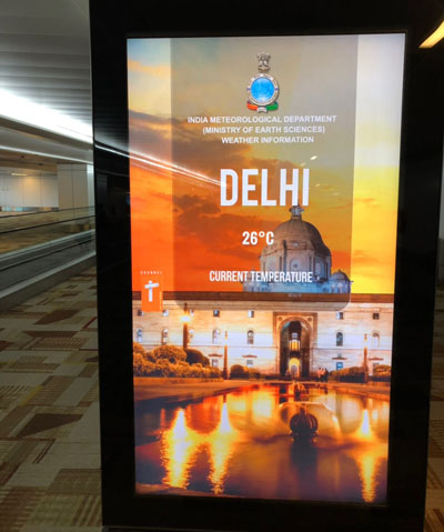 デリー空港案内板