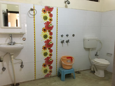 ヨガニケタンのシャワールーム