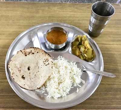 ヨガニケタン夕食