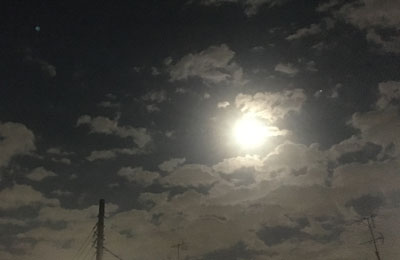 ストロベリームーン